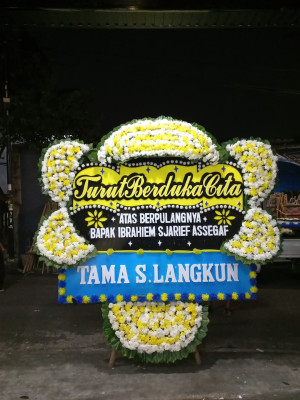 Papan Bunga Duka di Pulo Berayan Kota